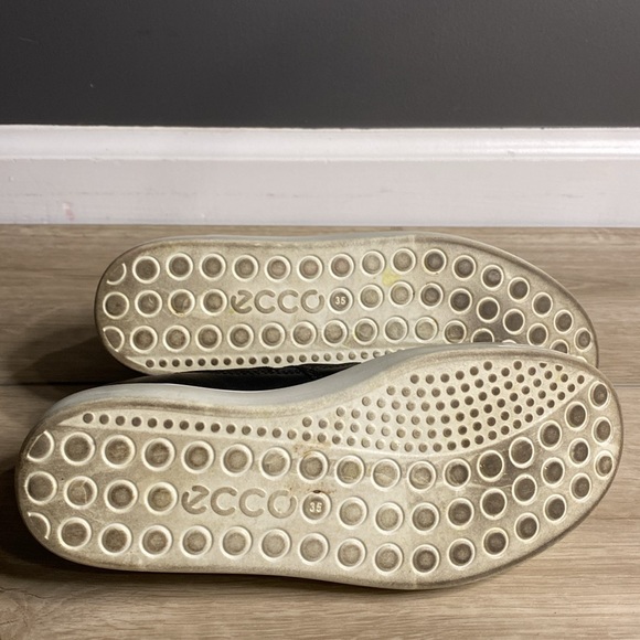 ECCO Black Short Boot/Sneaker Hybrid EU 35 - Picture 5 of 5